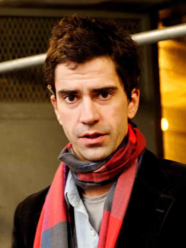 Hamish Linklater birth chart