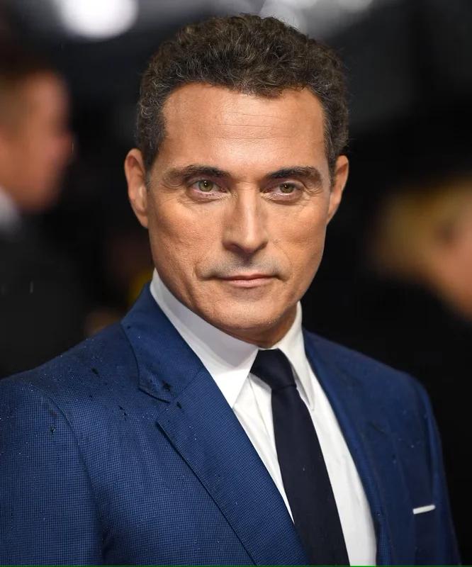 Rufus Sewell birth chart